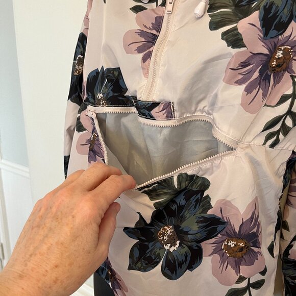 Thread & Supply 1/4 Zip Floral Windbreaker, Size XS - Picture 4 of 13